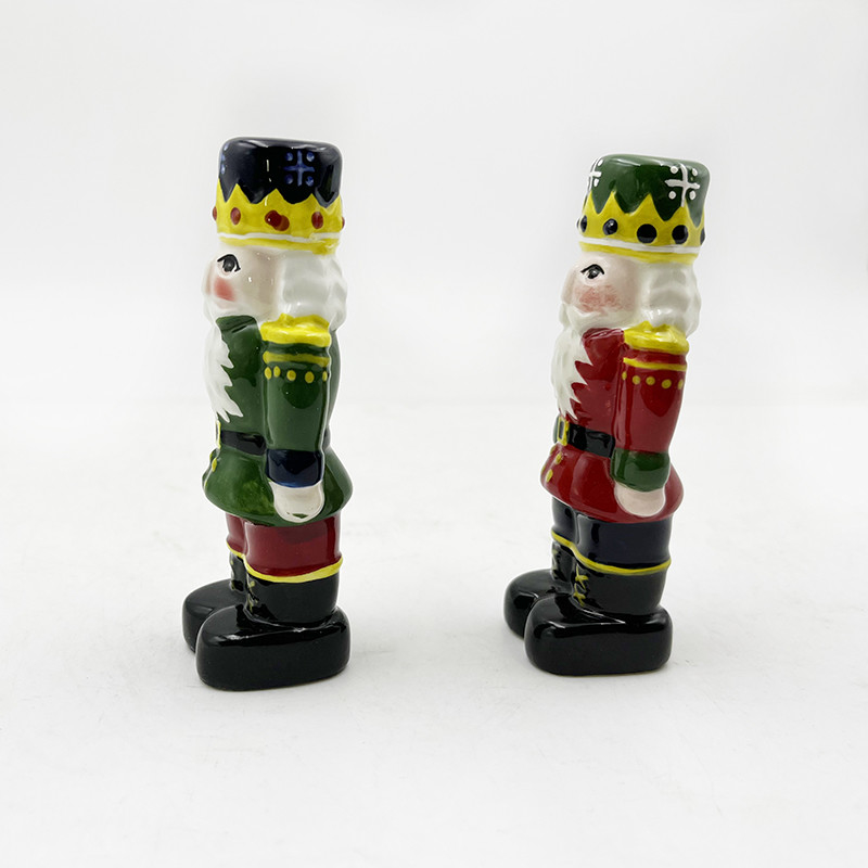 Natal garam dan lada set Novelty Keramik Santa Claus Shaker Pot Untuk dekorasi dapur