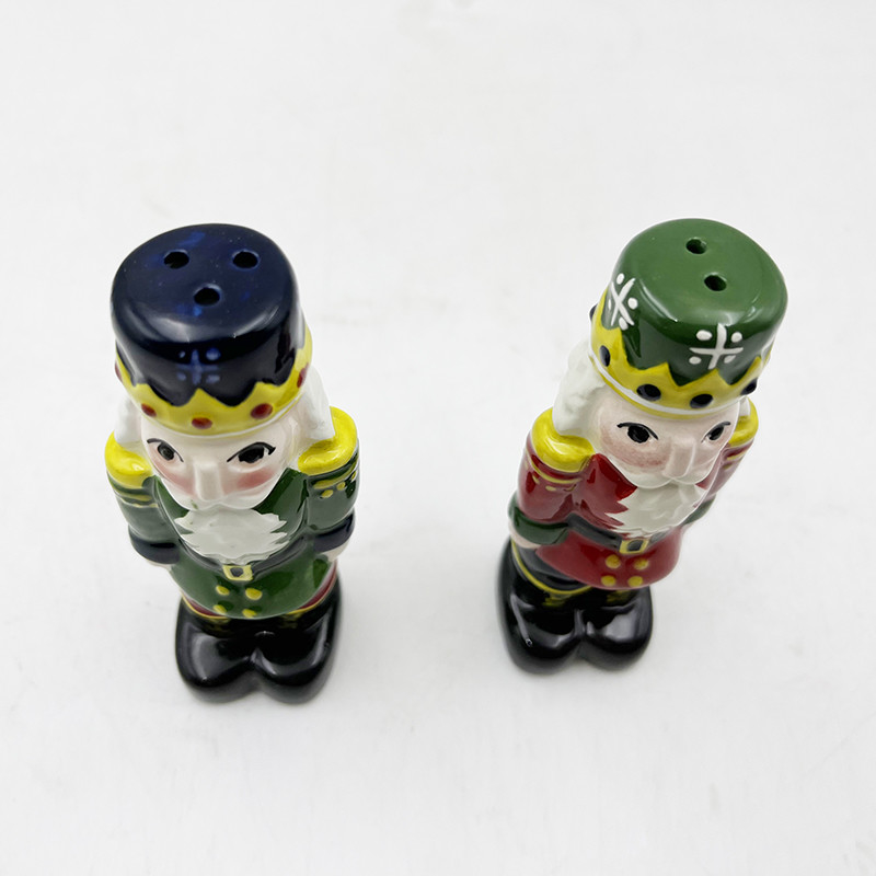 Natal garam dan lada set Novelty Keramik Santa Claus Shaker Pot Untuk dekorasi dapur