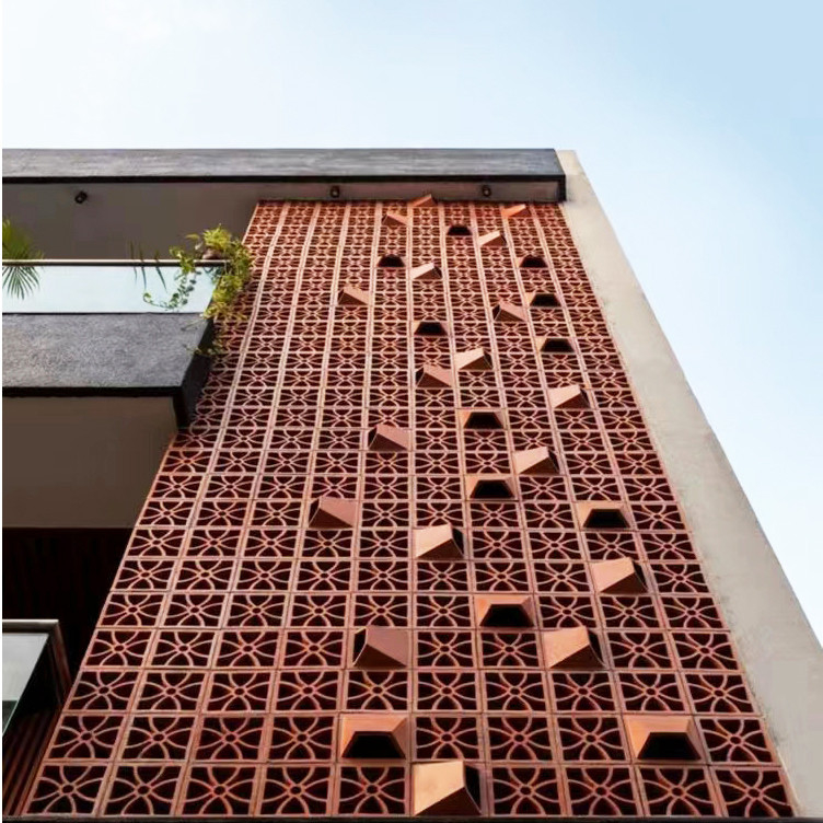 800 Centigrade Insulasi Panas Terracotta Merah Breeze View Blok Bangunan Lumpur Untuk Dekorasi Modern Pemandangan Dinding Luar